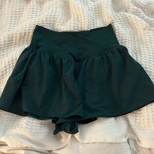 Offline by Aerie Real Me Crossover Flowy Short M Green